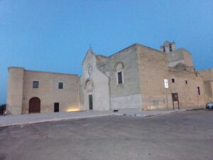 Santa Maria di Colonna, eine romanische Kirche bei Trani