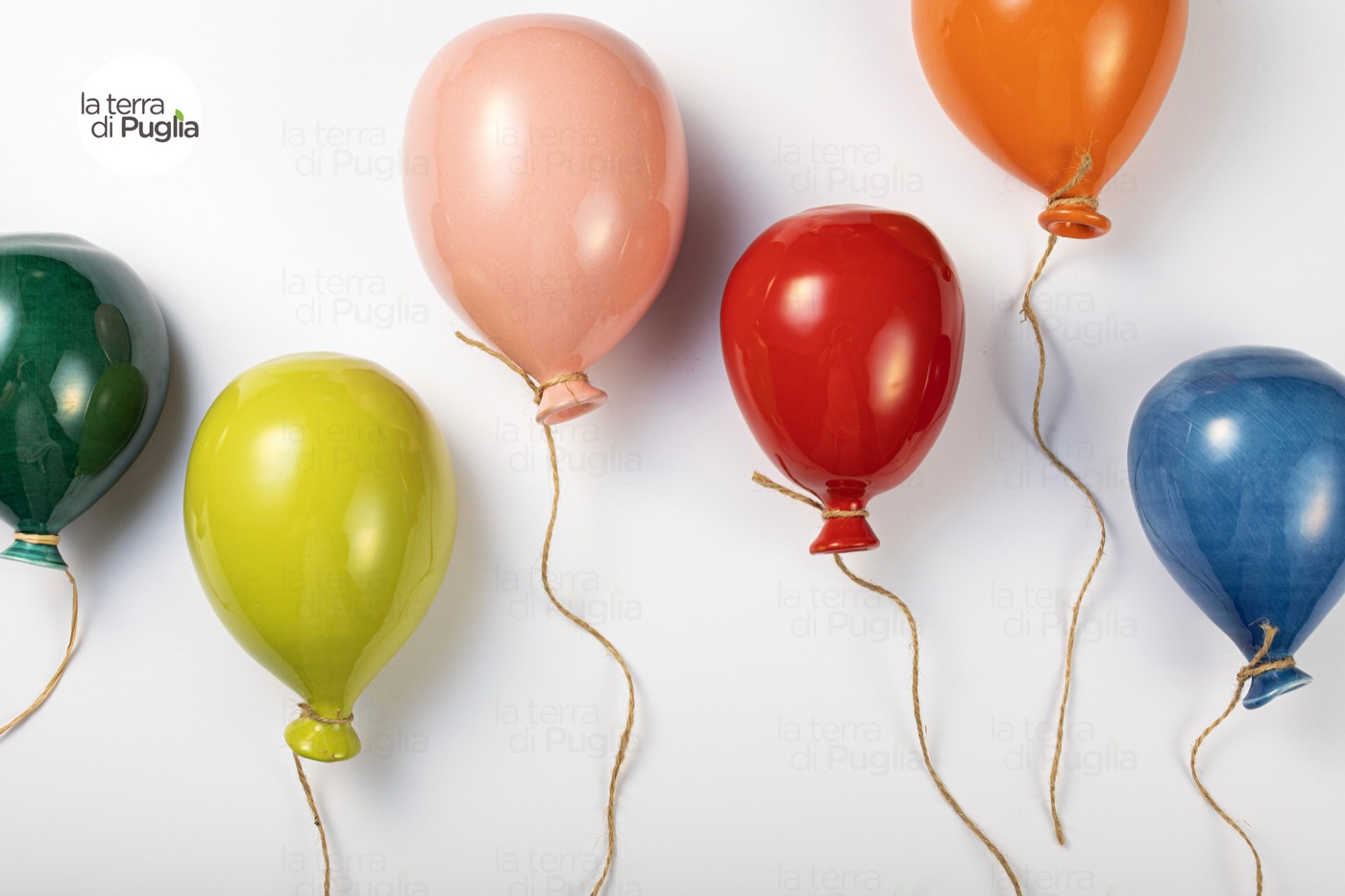 Handgefertigte Keramik-Ballons aus Apulien