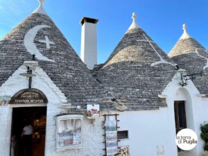 Trulli in Alberobello im Sommer