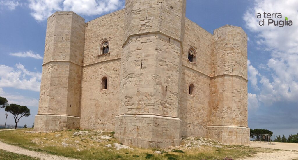Castel del Monte, die achteckige Burg Friedrichs II. auf der Murgia, UNESCO-Welterbe