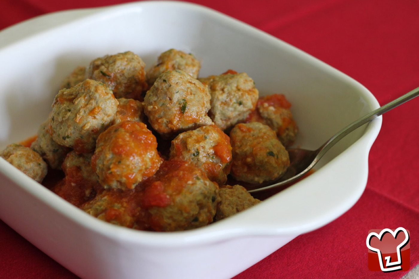 Fleischbällchen in Tomatensauce nach apulischer Art